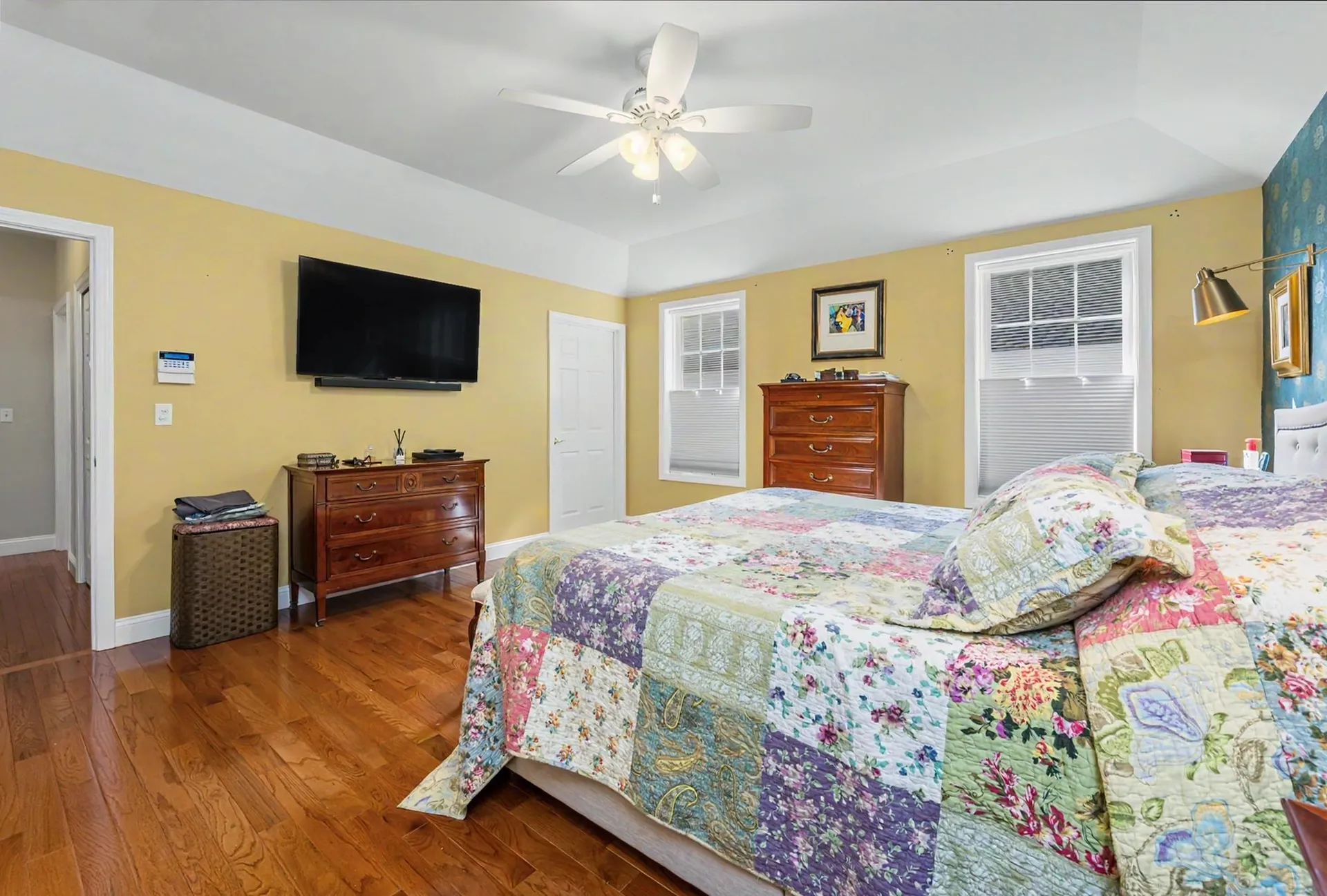 16 Nevins Drive Londonderry NH 03053