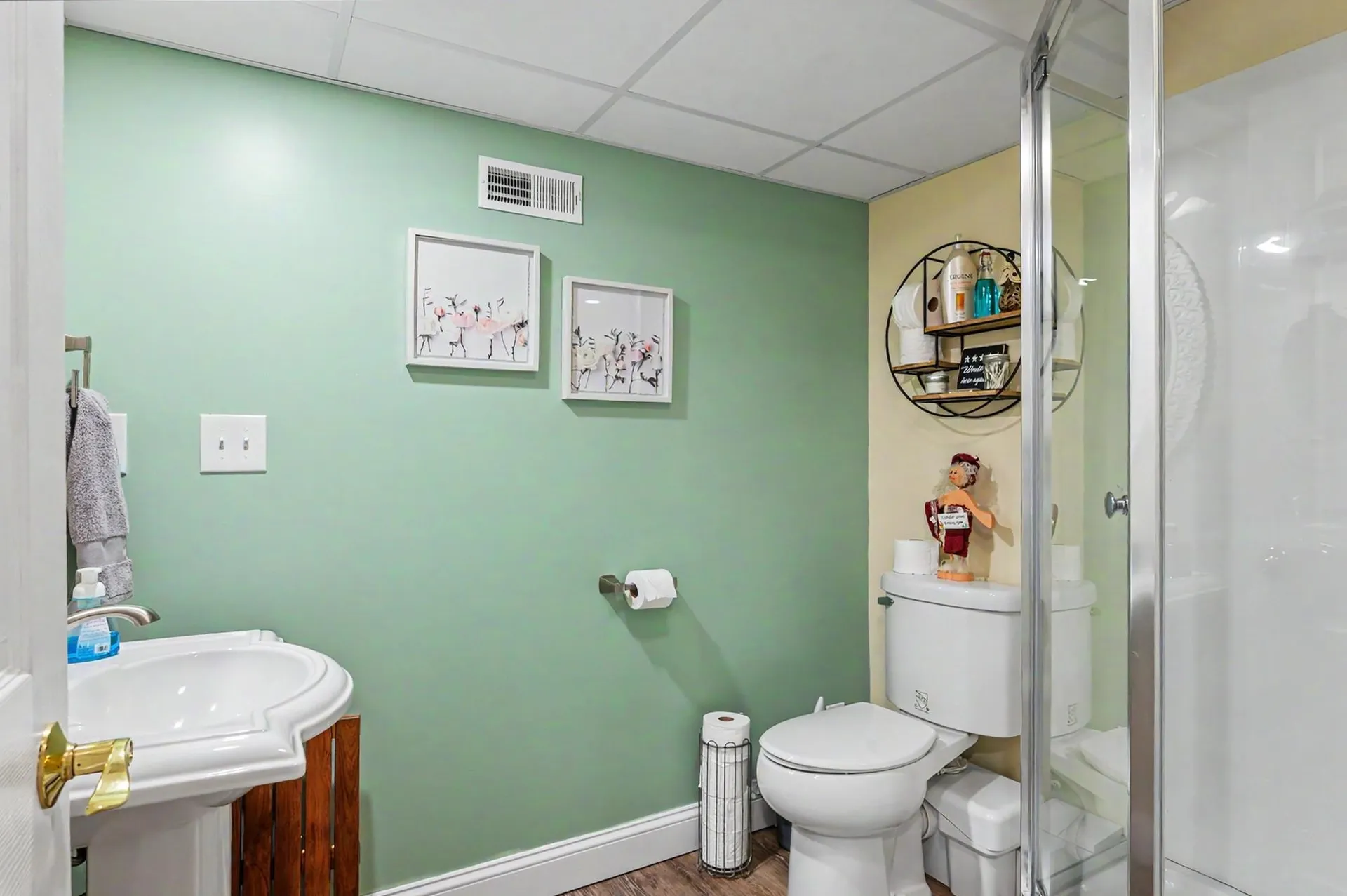16 Nevins Drive Londonderry NH 03053