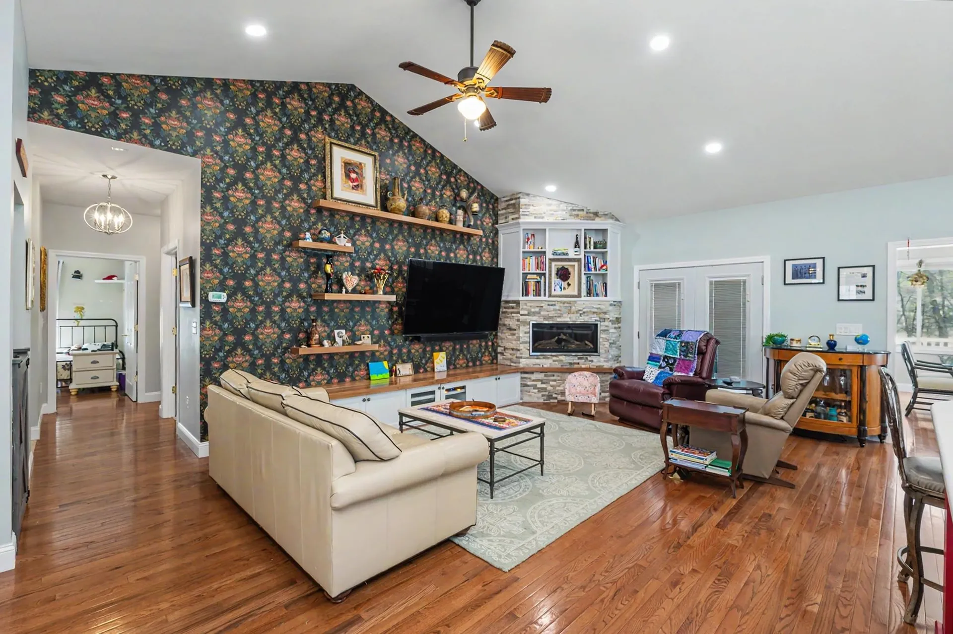 16 Nevins Drive Londonderry NH 03053