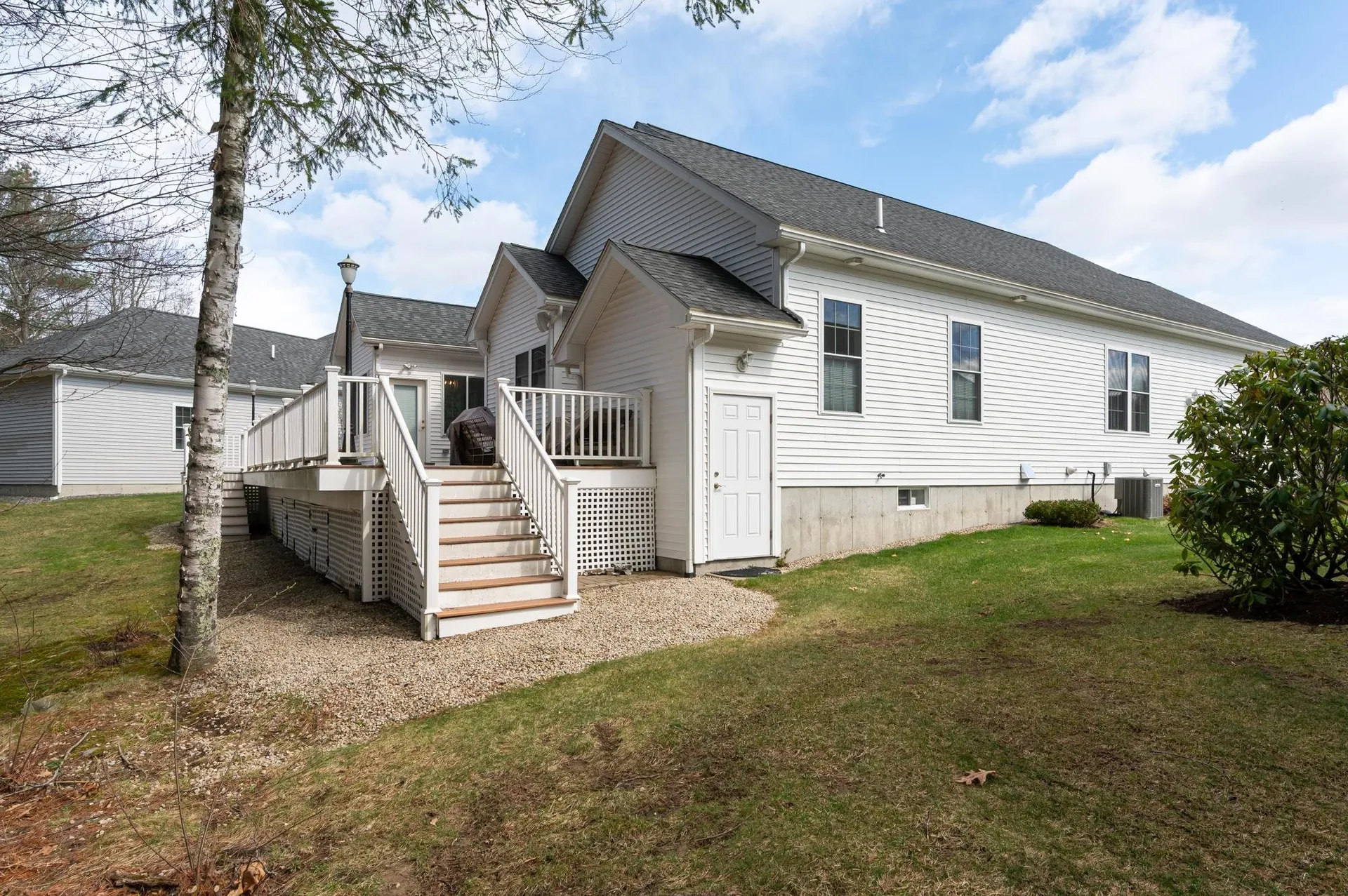 16 Nevins Drive Londonderry NH 03053