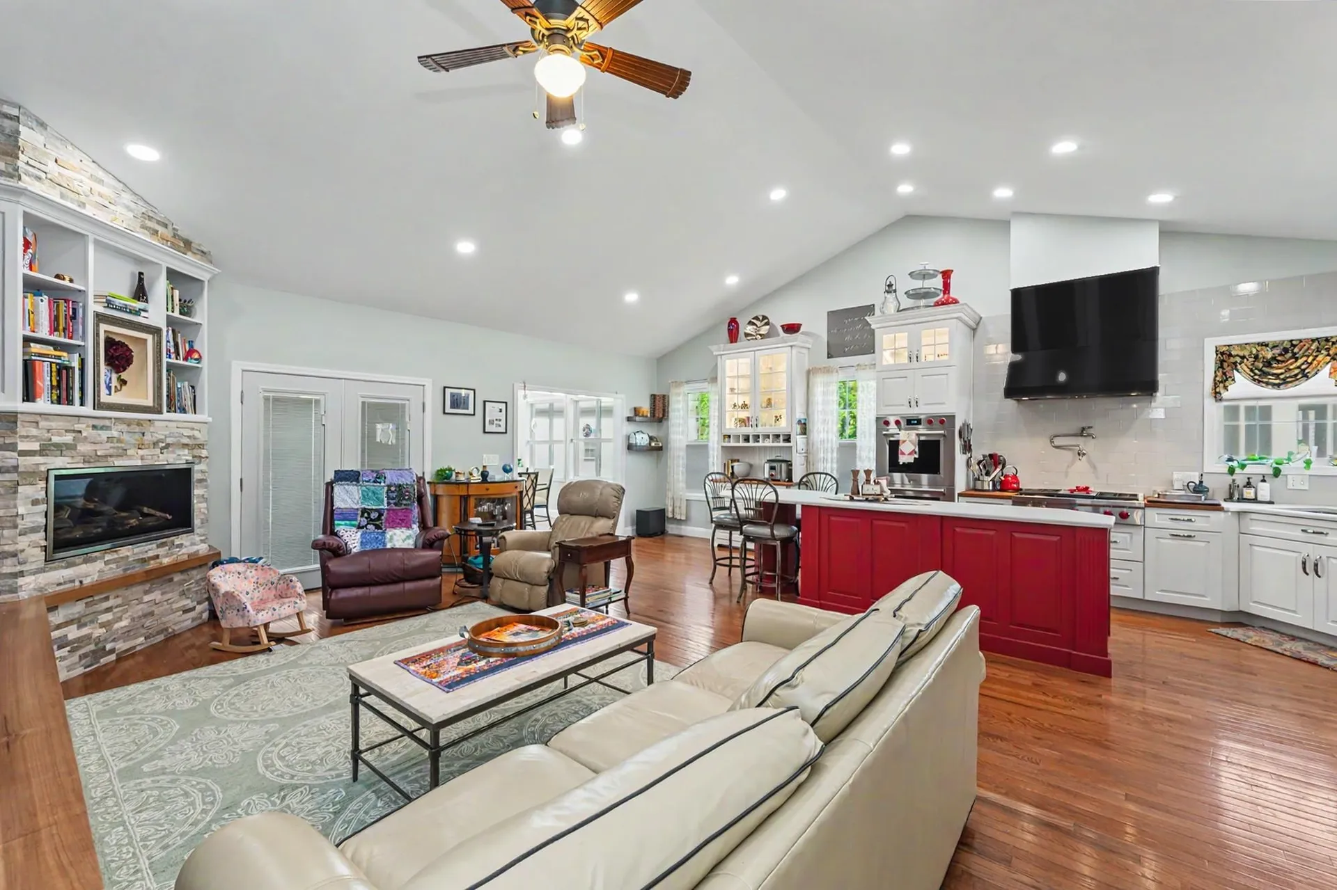 16 Nevins Drive Londonderry NH 03053