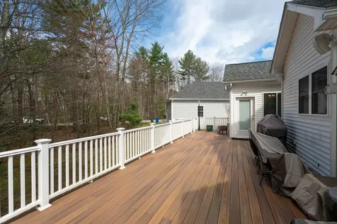 16 Nevins Drive Londonderry NH 03053