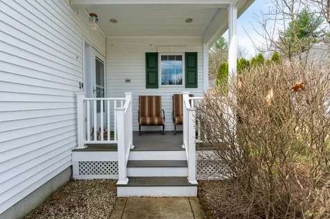 16 Nevins Drive Londonderry NH 03053