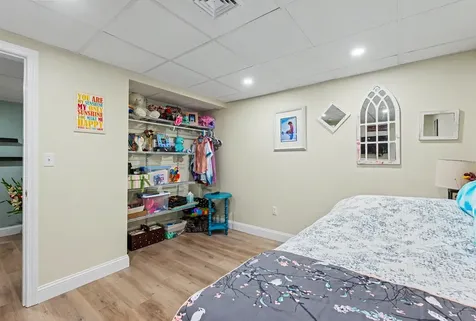 16 Nevins Drive Londonderry NH 03053