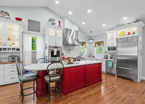 16 Nevins Drive Londonderry NH 03053