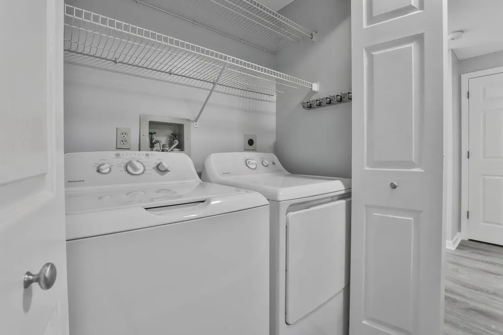 6 Mayfair Lane Nashua NH 03063