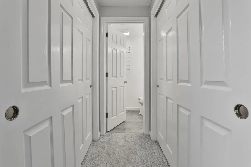 6 Mayfair Lane Nashua NH 03063