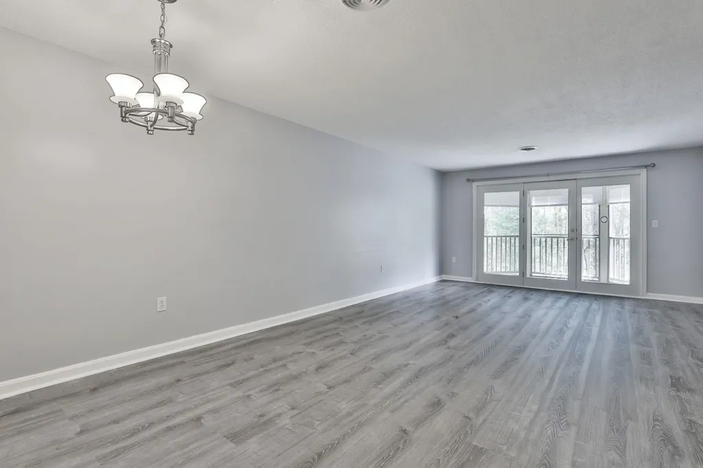 6 Mayfair Lane Nashua NH 03063