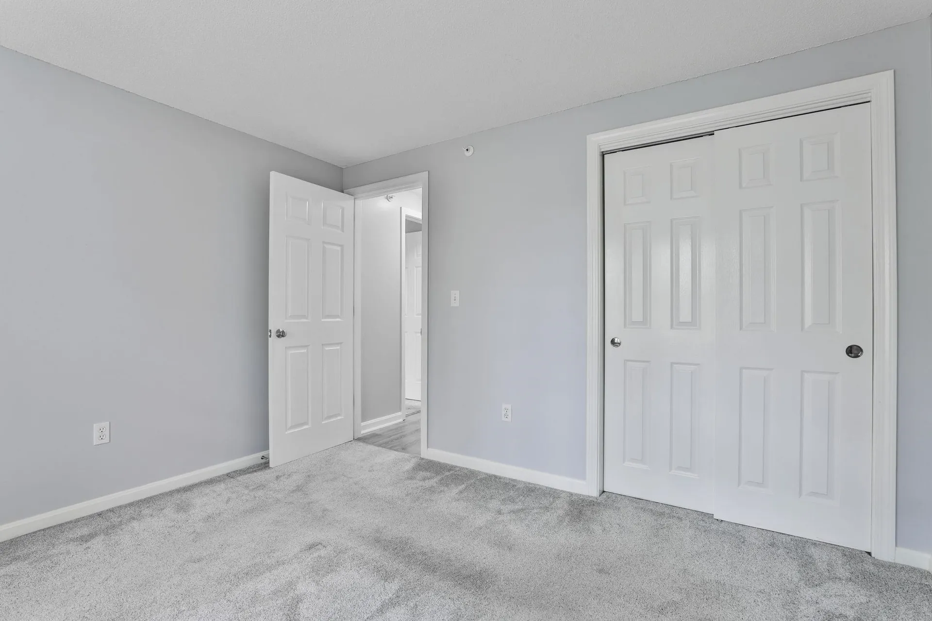 6 Mayfair Lane Nashua NH 03063