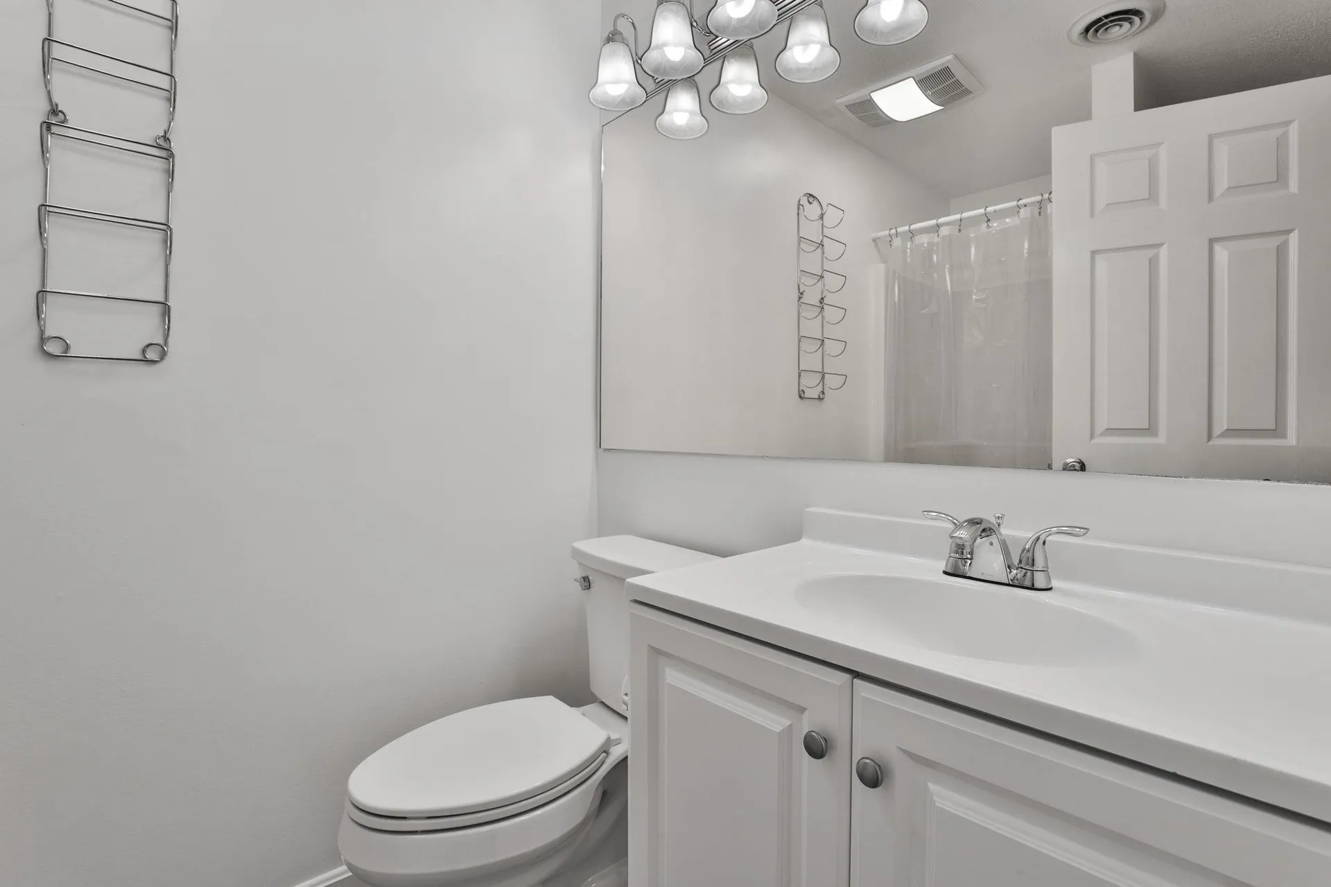 6 Mayfair Lane Nashua NH 03063