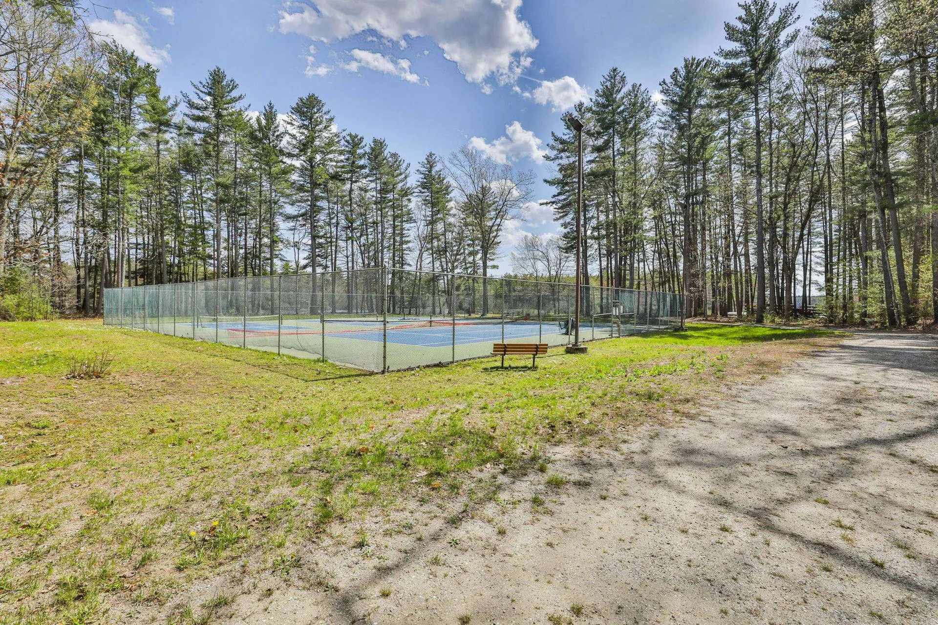 6 Mayfair Lane Nashua NH 03063