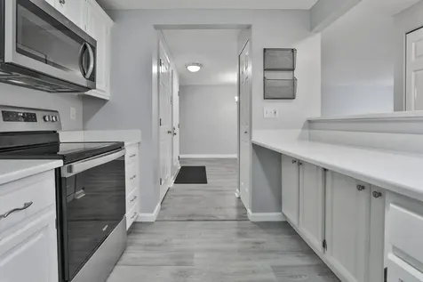 6 Mayfair Lane Nashua NH 03063