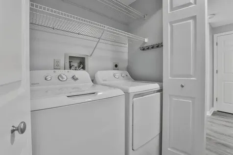 6 Mayfair Lane Nashua NH 03063