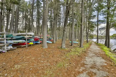 6 Mayfair Lane Nashua NH 03063