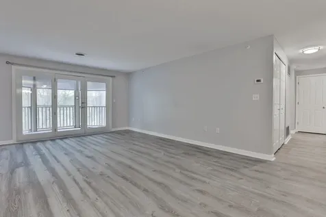6 Mayfair Lane Nashua NH 03063