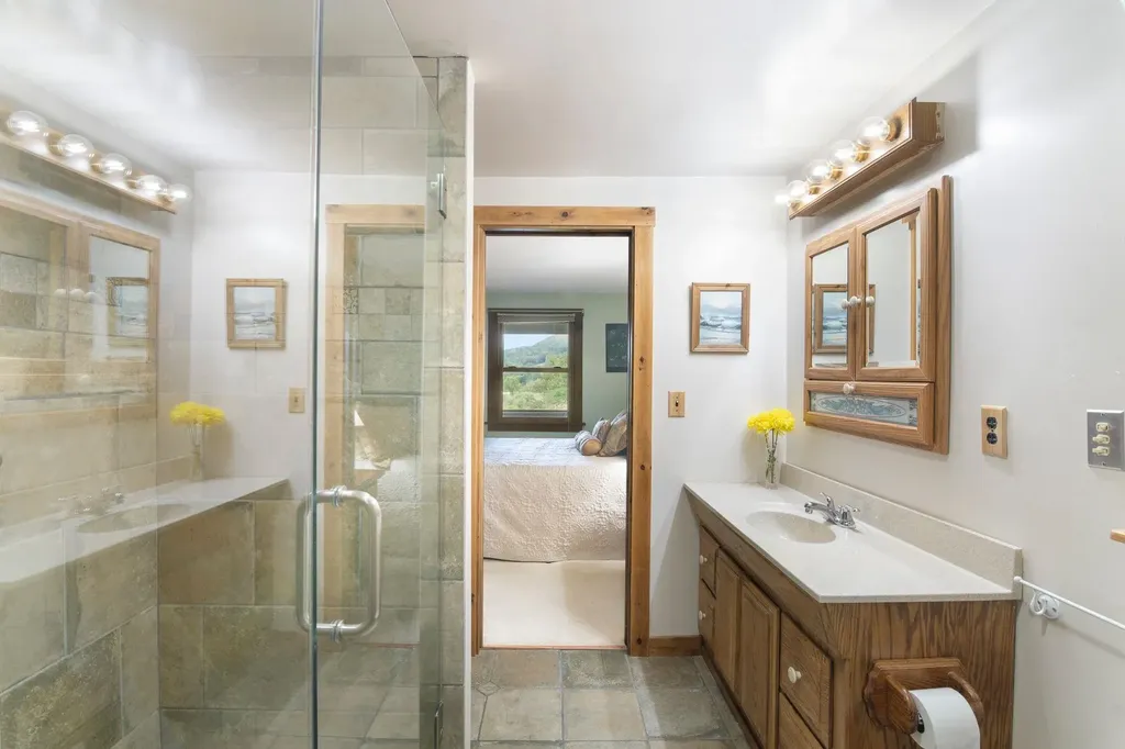 49 Oles Drive Guilford VT 05301