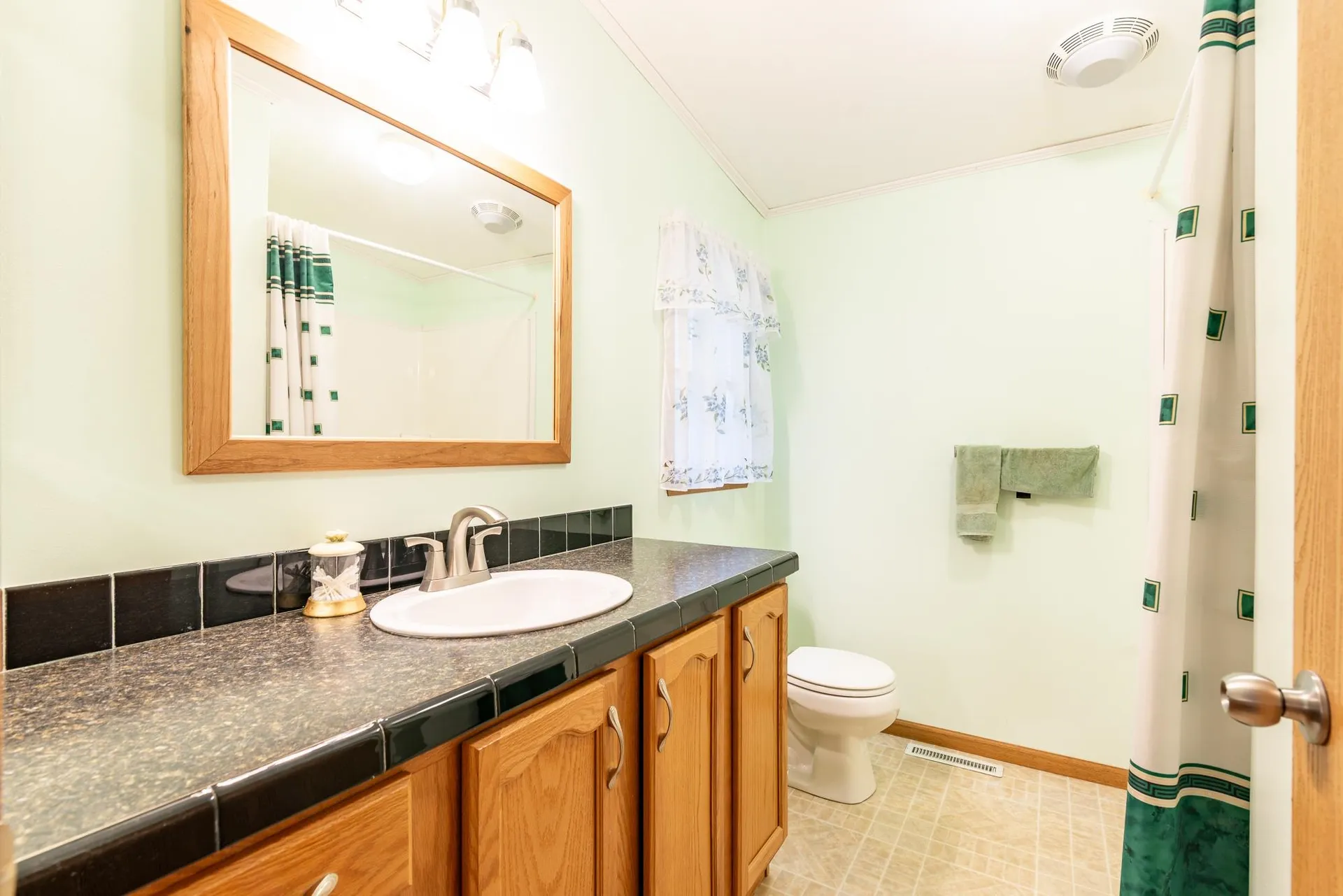 40 Ivy Lane Farmington NH 03835