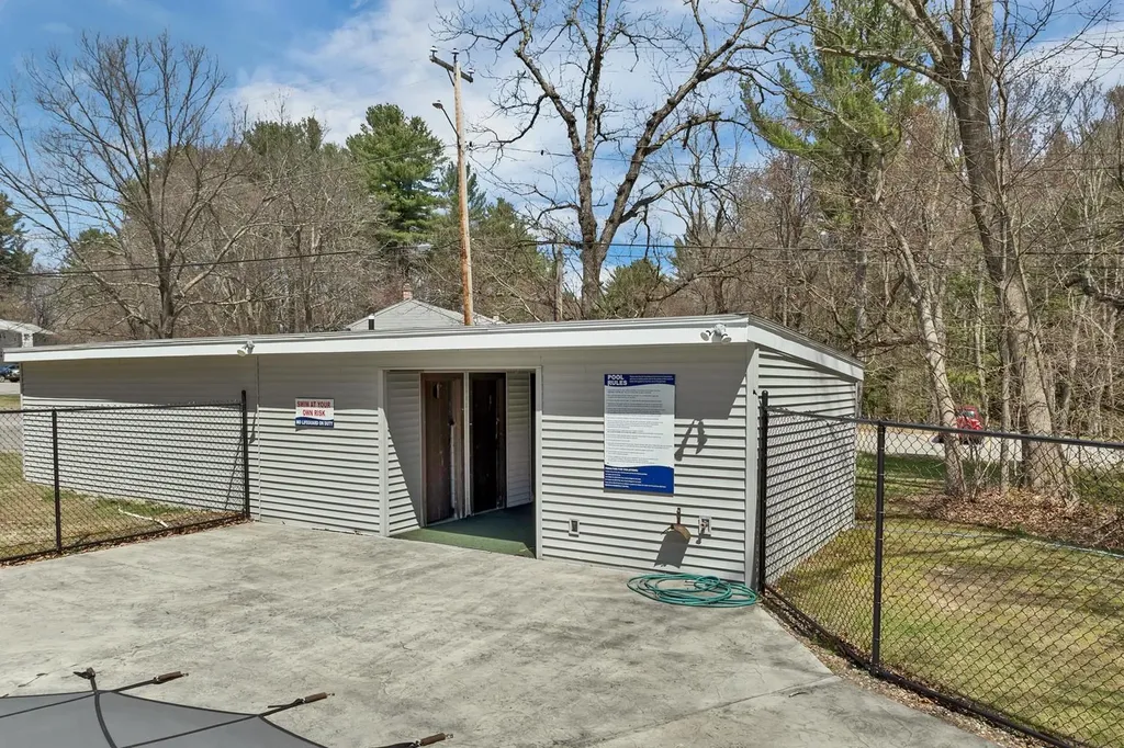 52 Boulder Drive Londonderry NH 03053