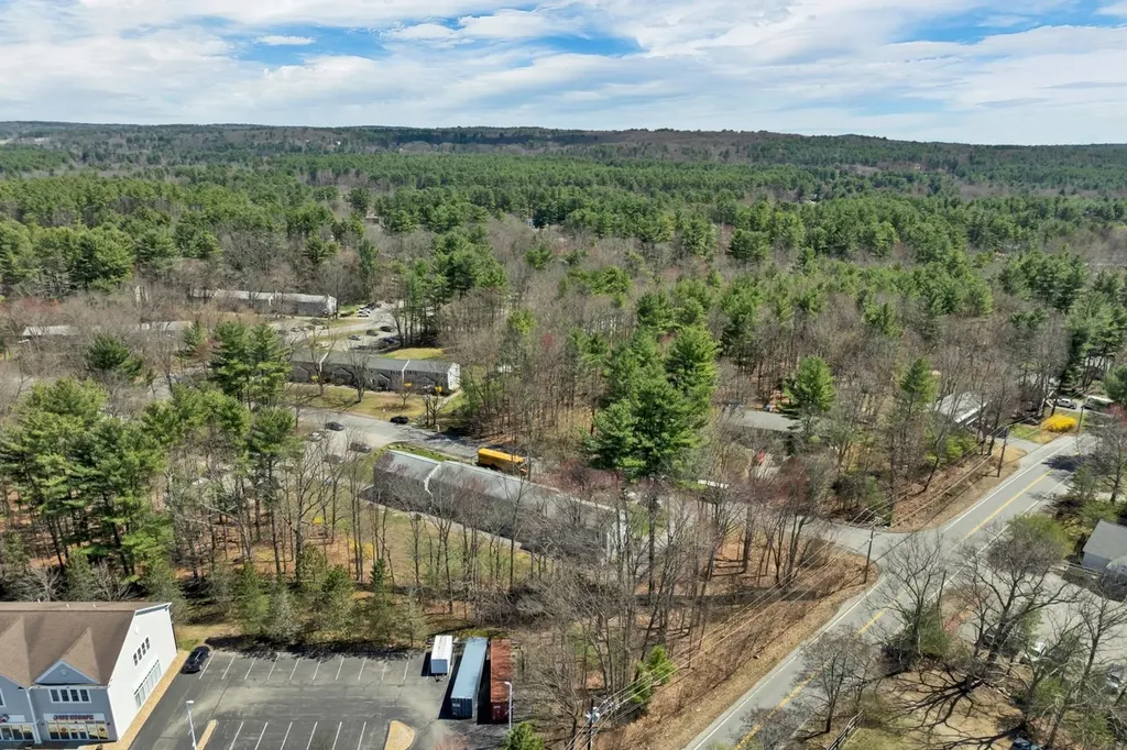 52 Boulder Drive Londonderry NH 03053