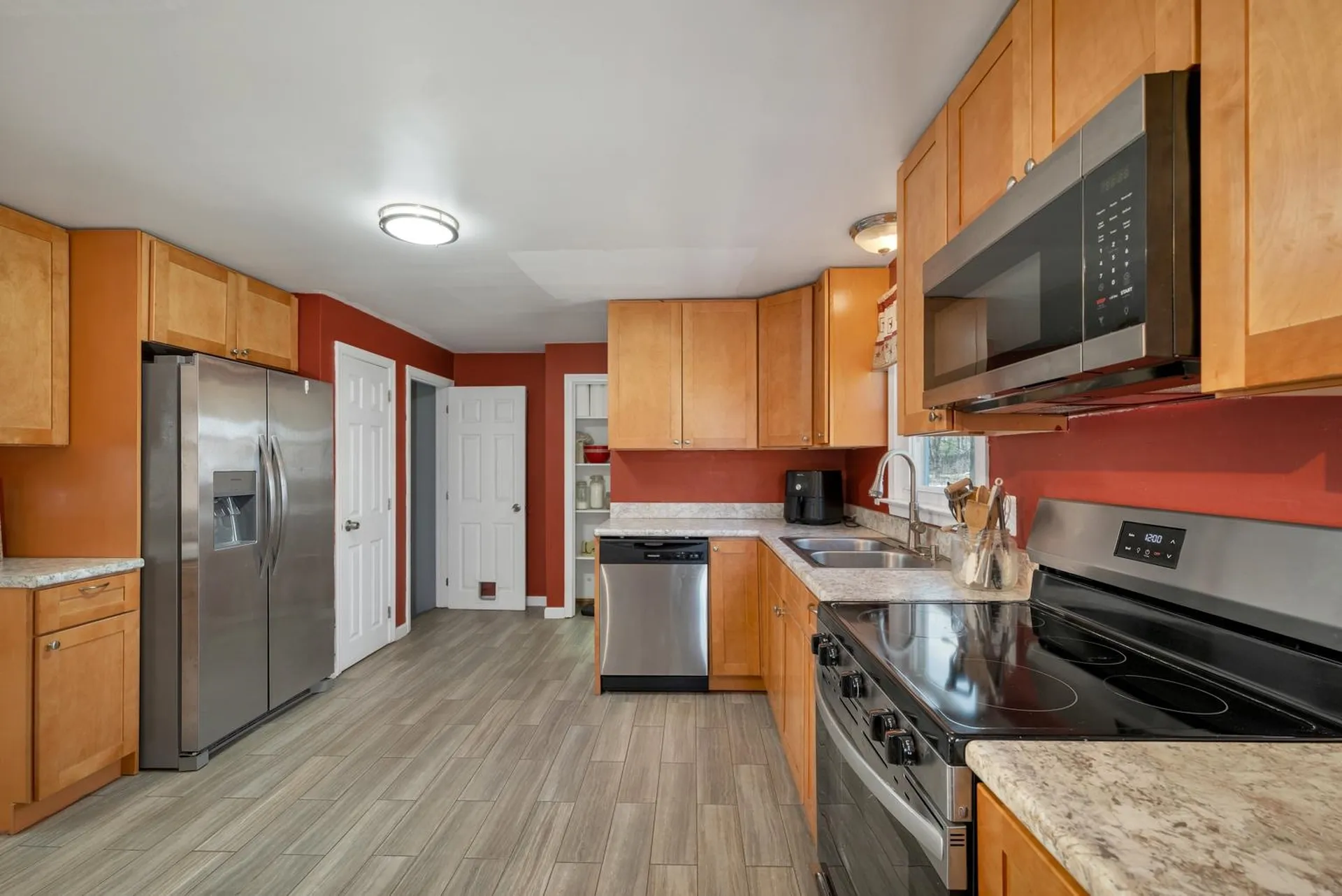 52 Boulder Drive Londonderry NH 03053