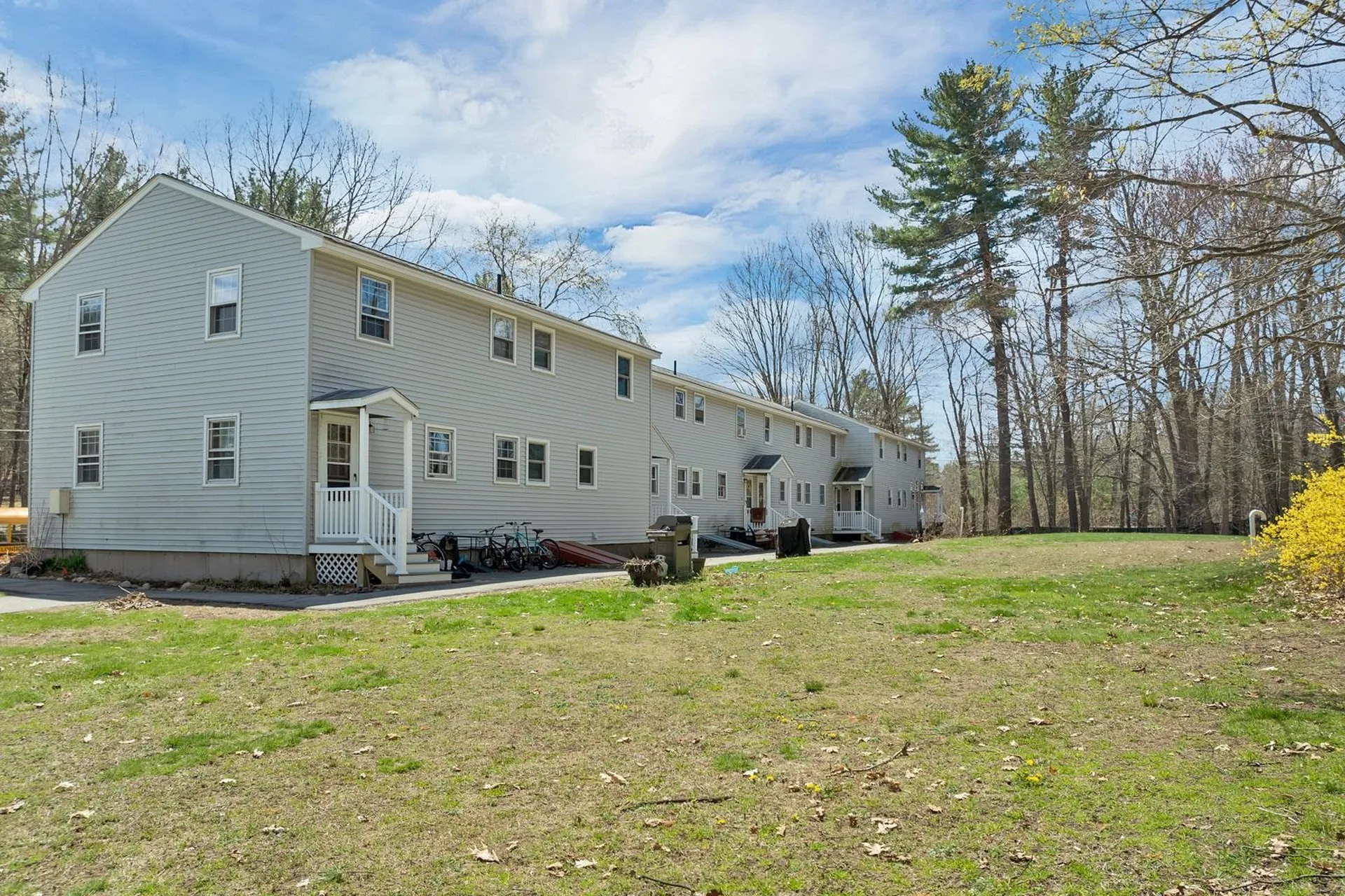 52 Boulder Drive Londonderry NH 03053