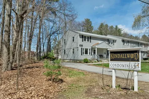 52 Boulder Drive Londonderry NH 03053