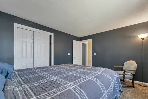 52 Boulder Drive Londonderry NH 03053