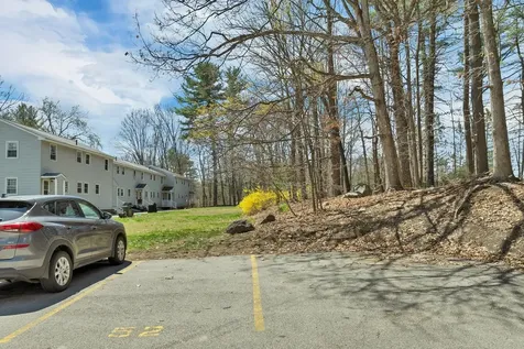52 Boulder Drive Londonderry NH 03053