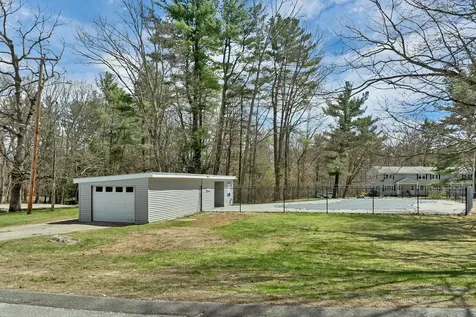 52 Boulder Drive Londonderry NH 03053