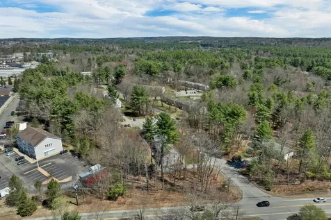 52 Boulder Drive Londonderry NH 03053