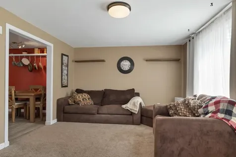 52 Boulder Drive Londonderry NH 03053