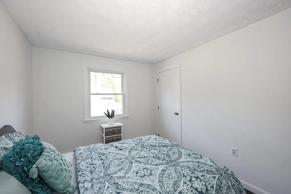 6 Shady Lane Londonderry NH 03053