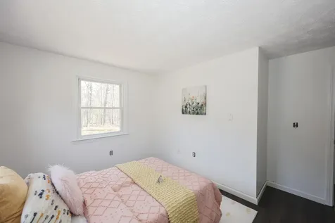 6 Shady Lane Londonderry NH 03053