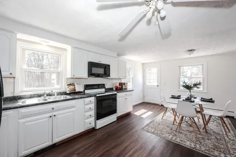 6 Shady Lane Londonderry NH 03053