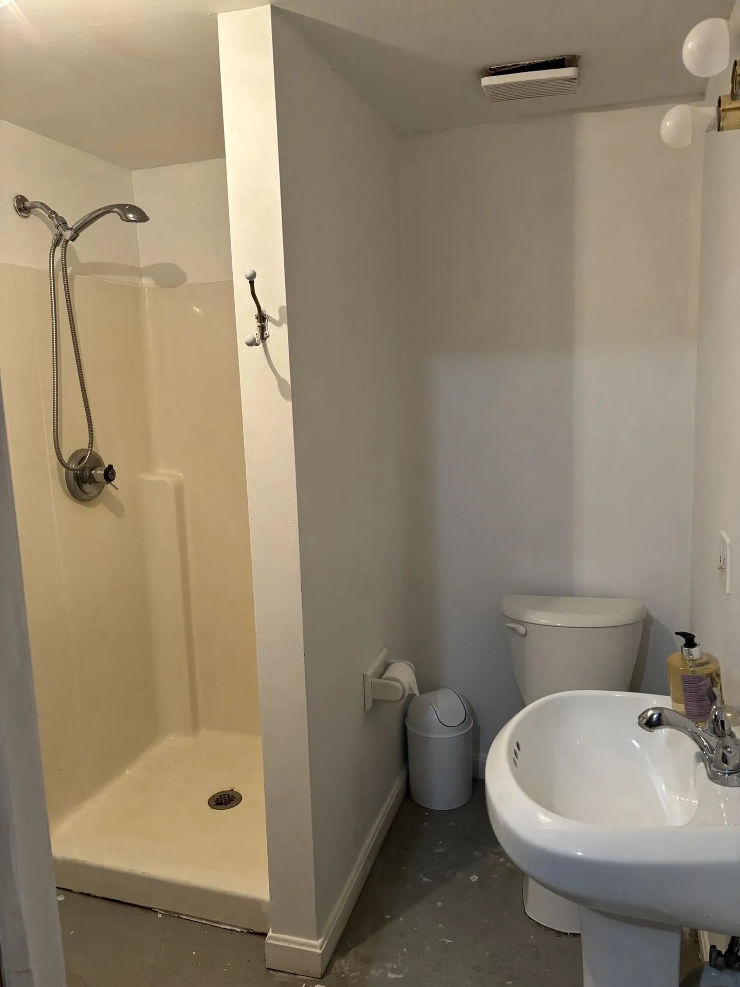 65 Greenleaf Road Sharon NH 03458