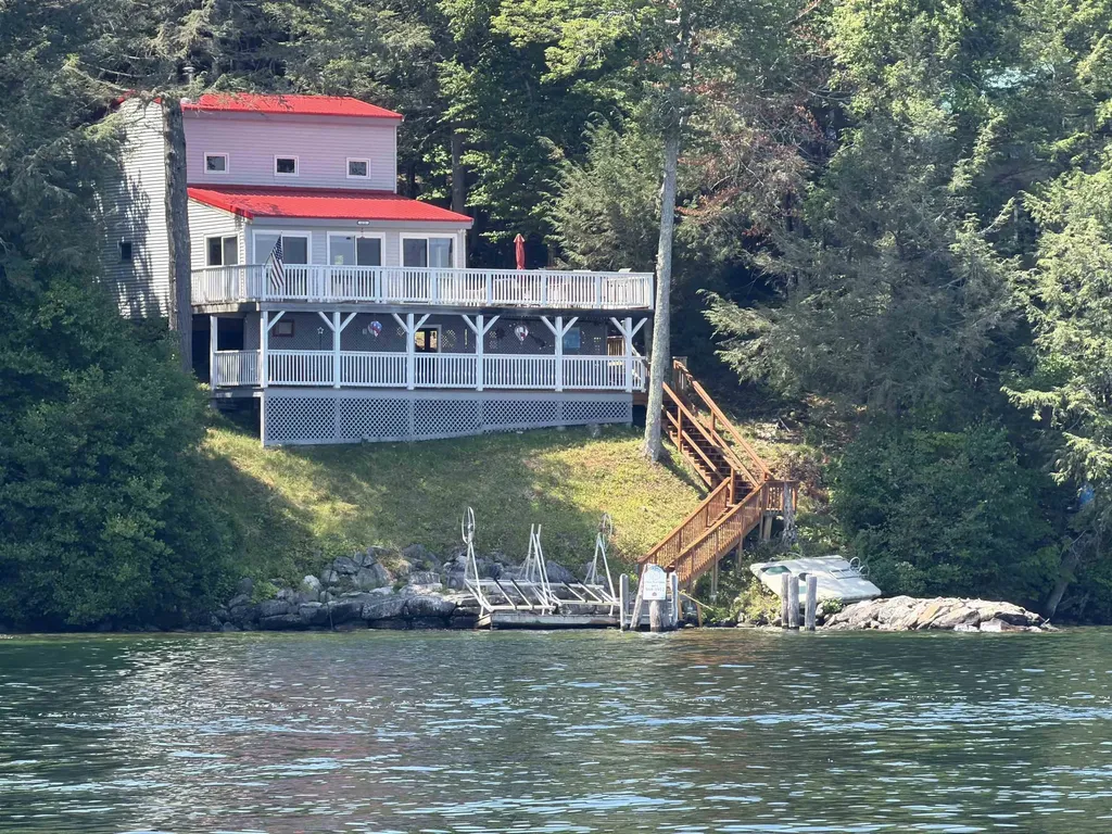 878 Rattlesnake Island Alton NH 03810