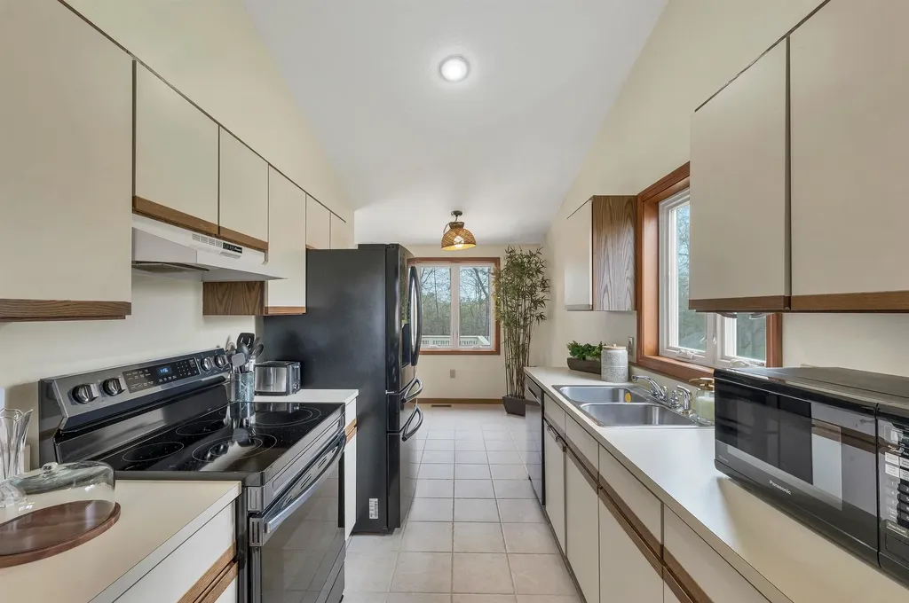12 Fitzpatrick Circle Nashua NH 03063