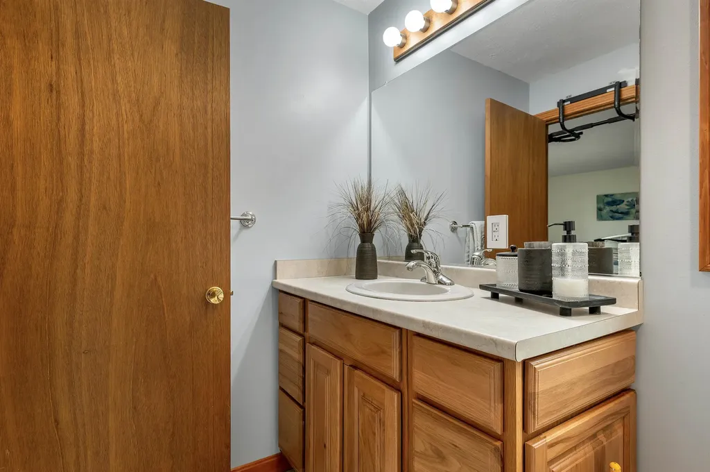 12 Fitzpatrick Circle Nashua NH 03063
