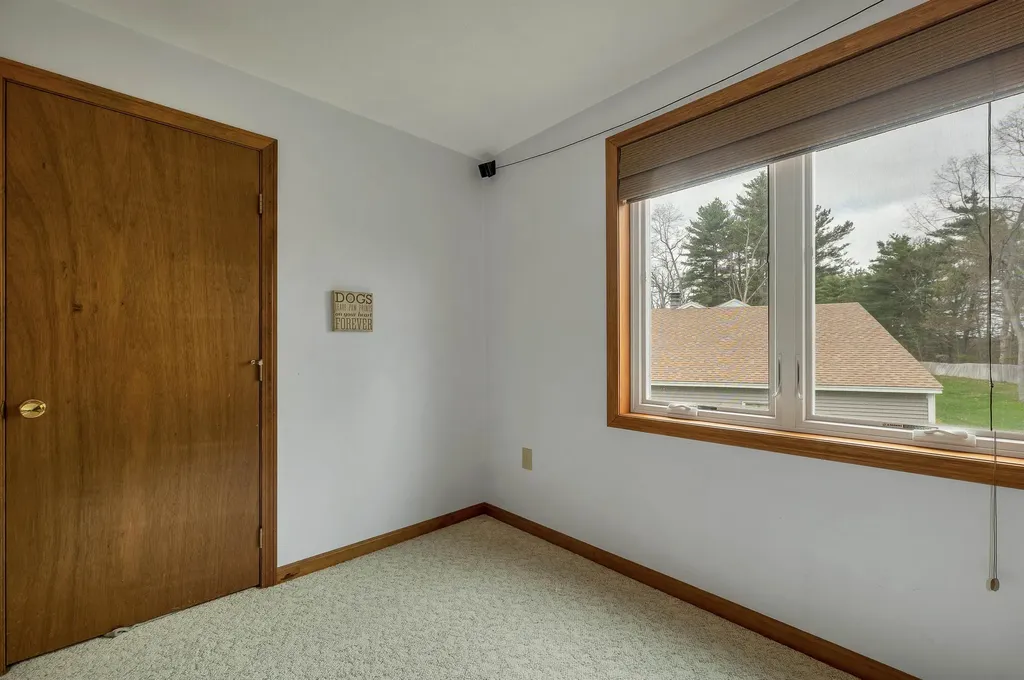 12 Fitzpatrick Circle Nashua NH 03063