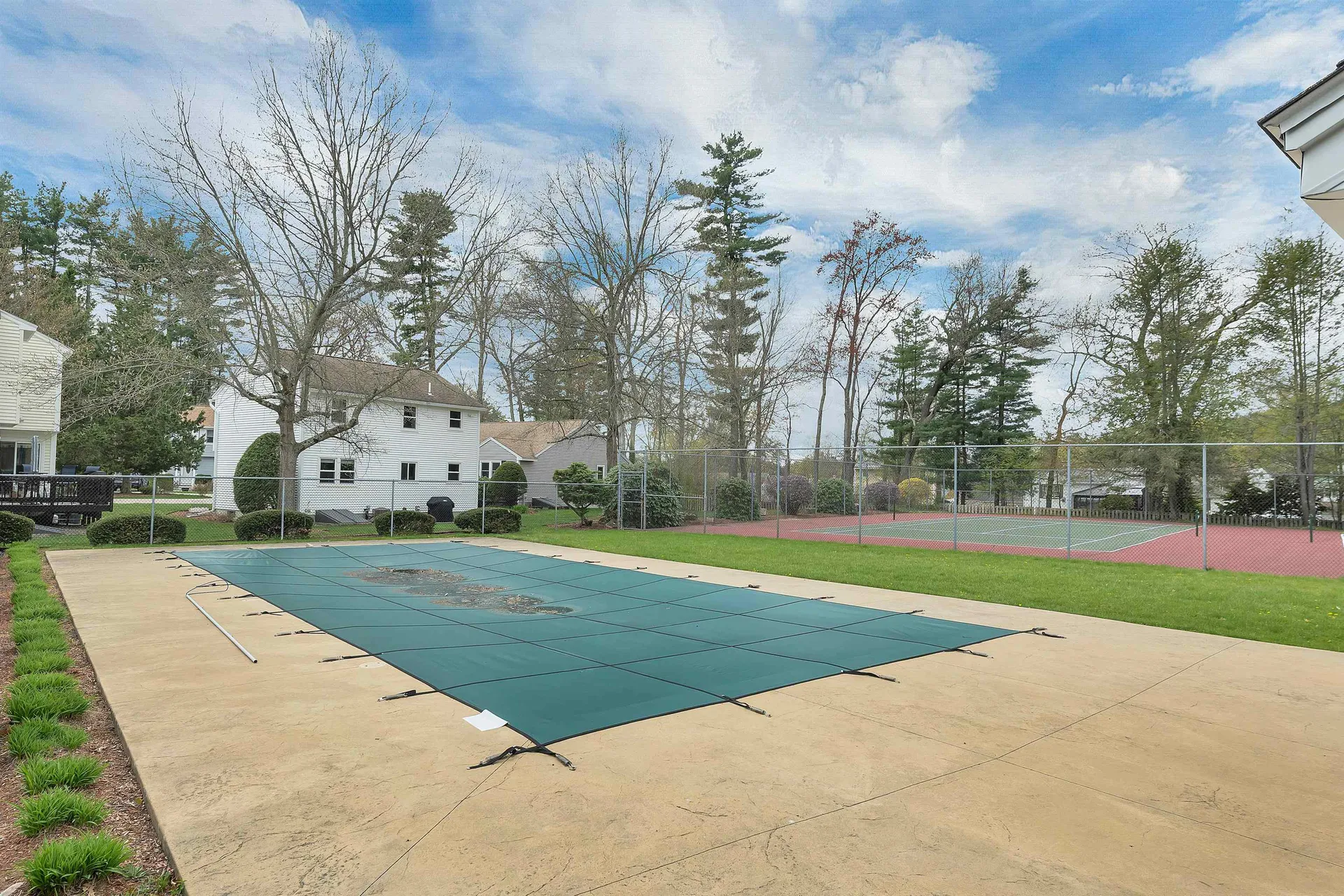 12 Fitzpatrick Circle Nashua NH 03063