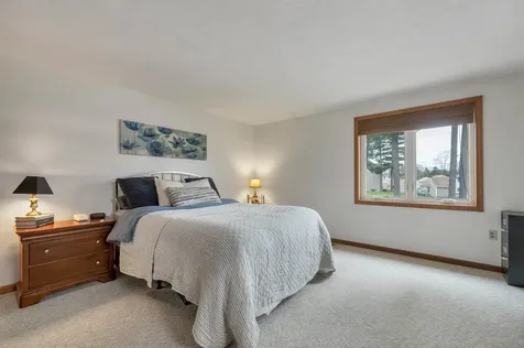 12 Fitzpatrick Circle Nashua NH 03063