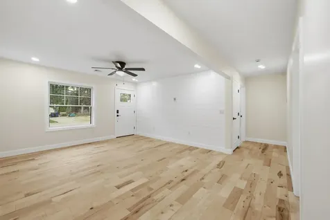 15 Walton Road Plaistow NH 03865