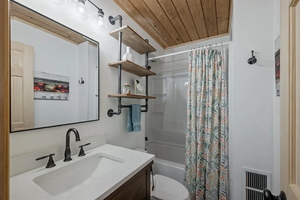543 Vulture Mountain Road Stockbridge VT 05772