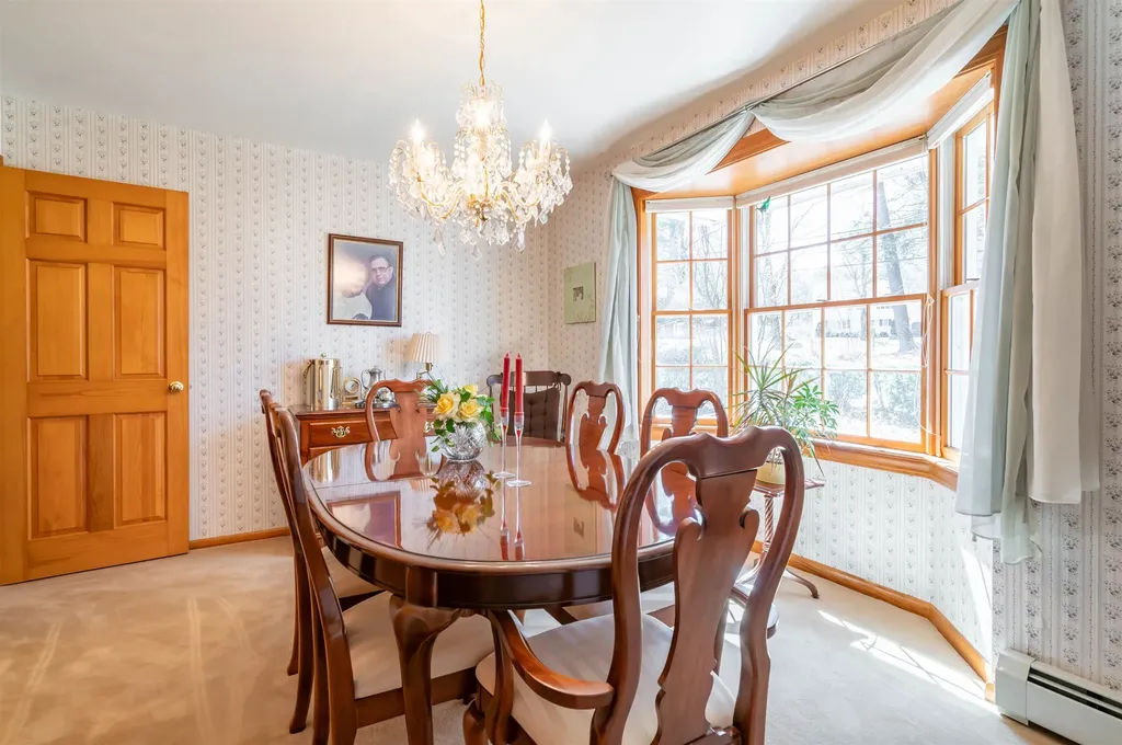 226 Amesbury Road Kensington NH 03833