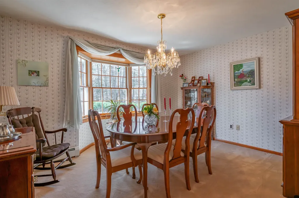 226 Amesbury Road Kensington NH 03833