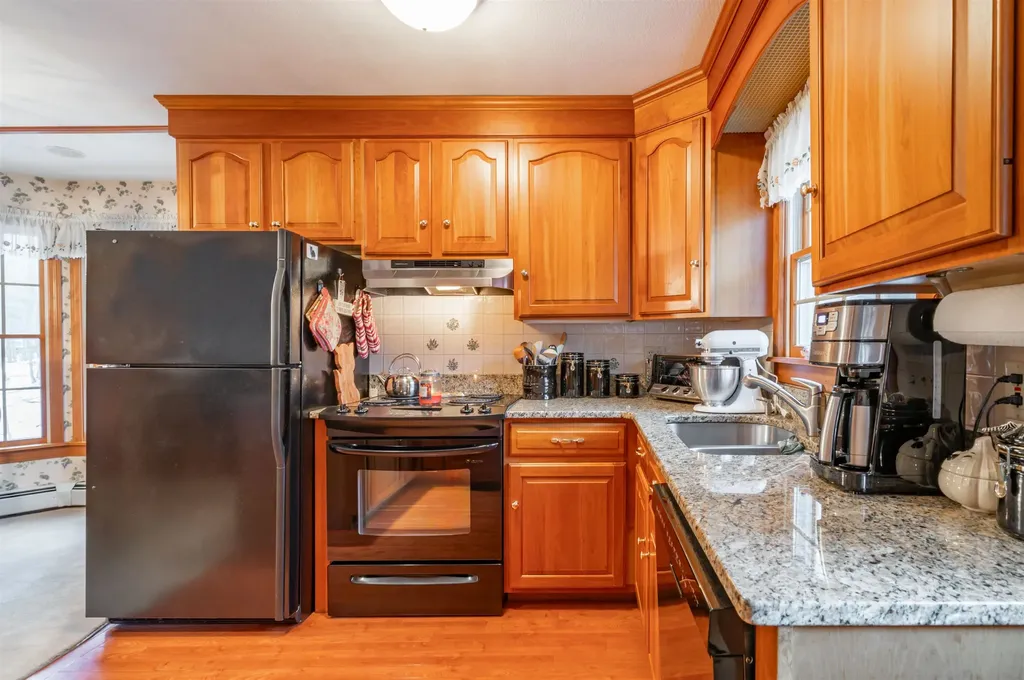 226 Amesbury Road Kensington NH 03833
