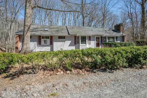 226 Amesbury Road Kensington NH 03833