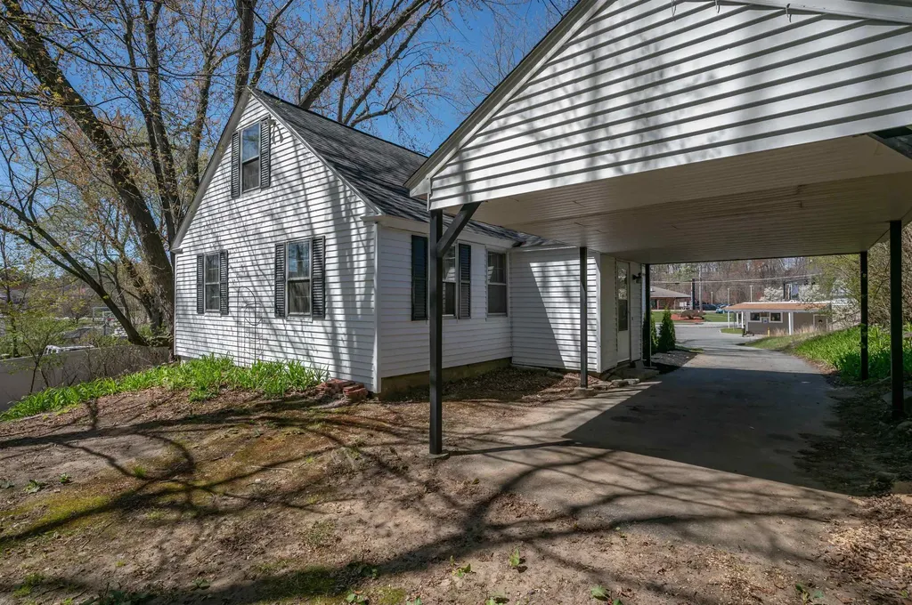 5 Loop Road Merrimack NH 03054