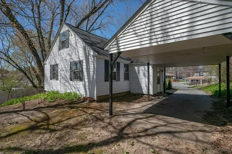 5 Loop Road Merrimack NH 03054
