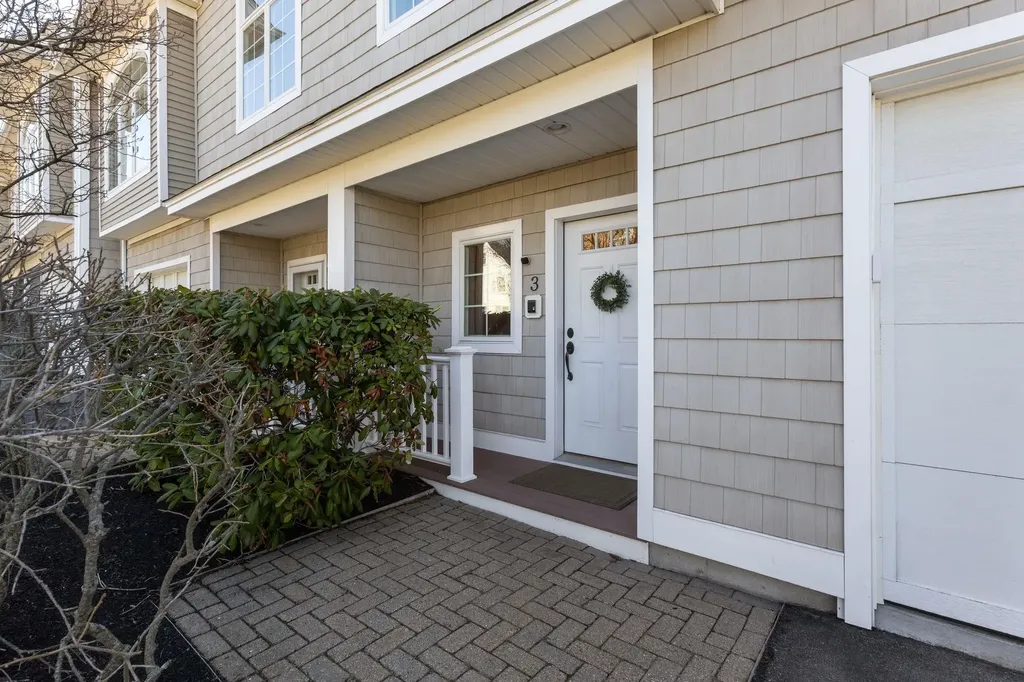 19 Bridge Street Kittery ME 03904